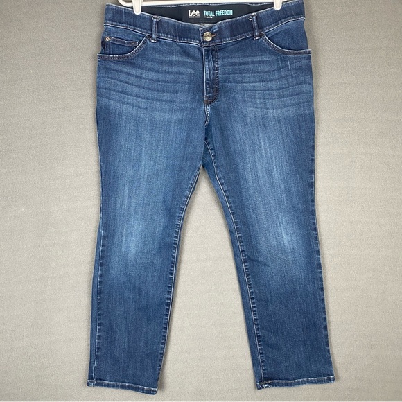 Lee Total Freedom Straight Leg Jeans Women’s 18W Petite Denim Stretch‎ Waist - Picture 1 of 8